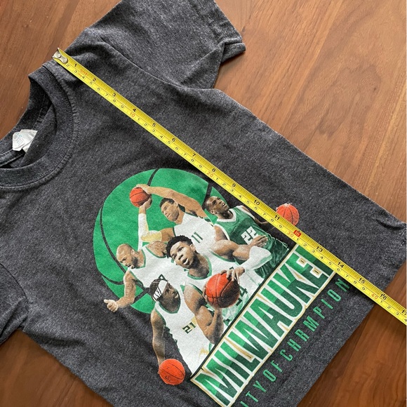 NBA MILWAUKEE BUCKS toddler kids Tshirt, small, 5T - Picture 4 of 6